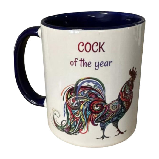 gøyal kopp med tekst. "Cock of the year" med bilde av en fargerik hane.