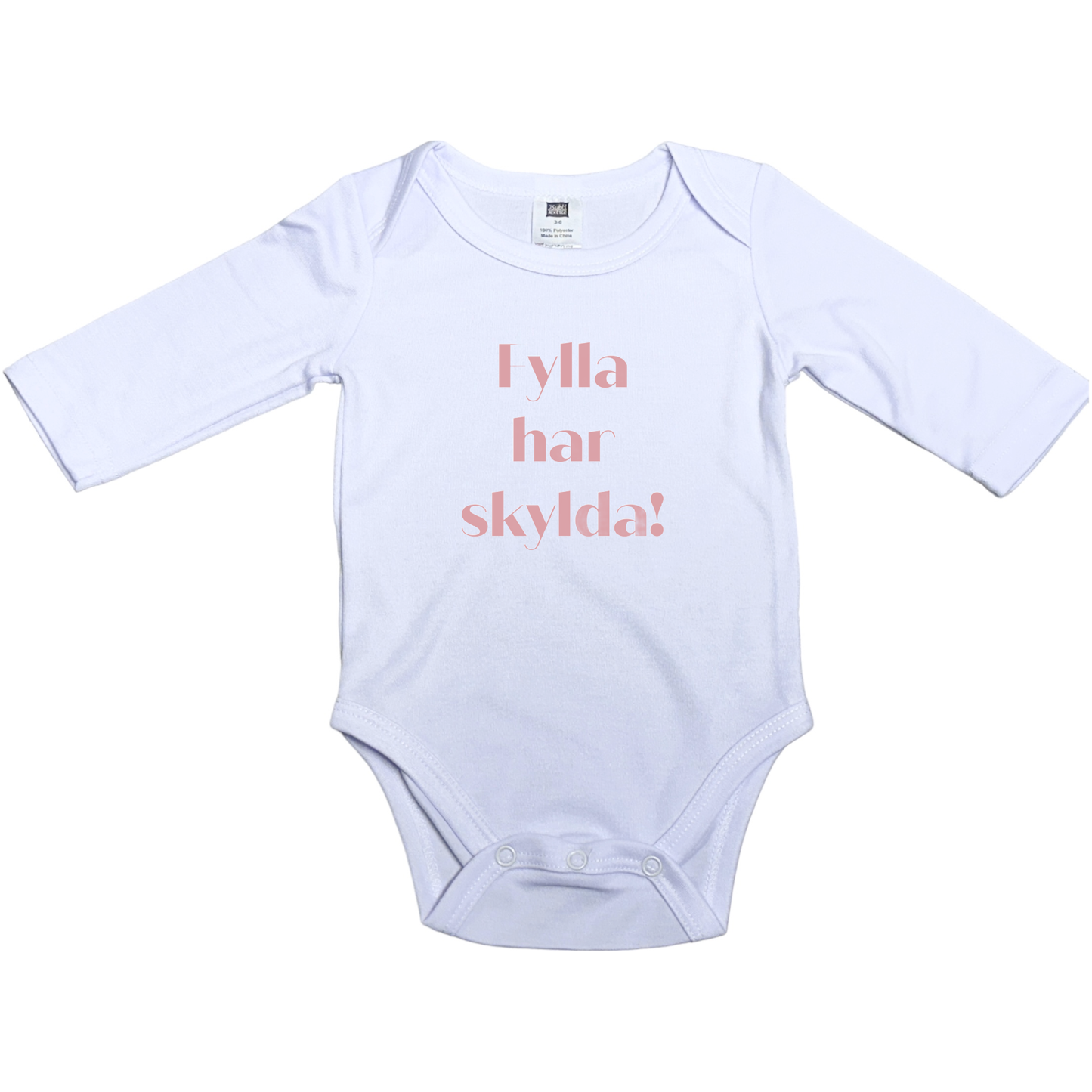 Fylla har skylda -Body m/ lang arm, hvit med farget skrift