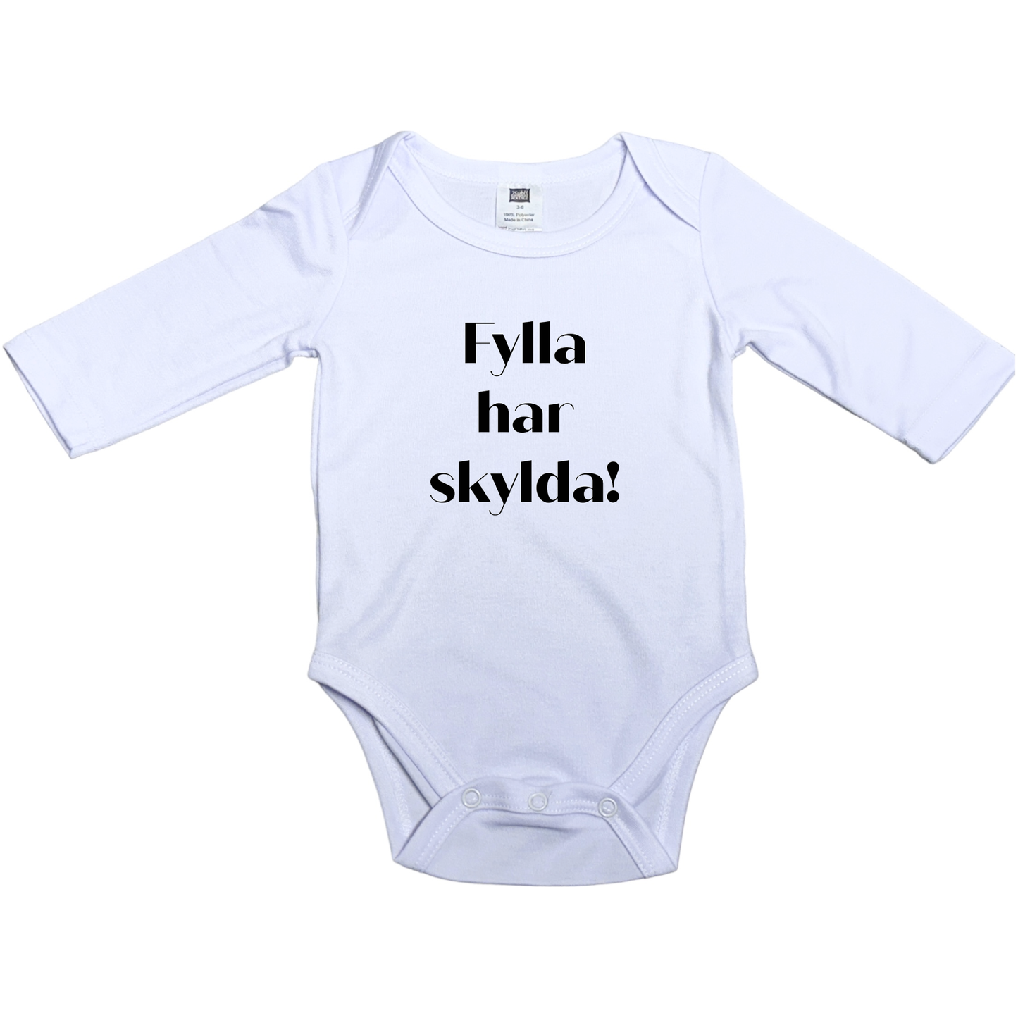 Fylla har skylda -Body m/ lang arm, hvit med farget skrift